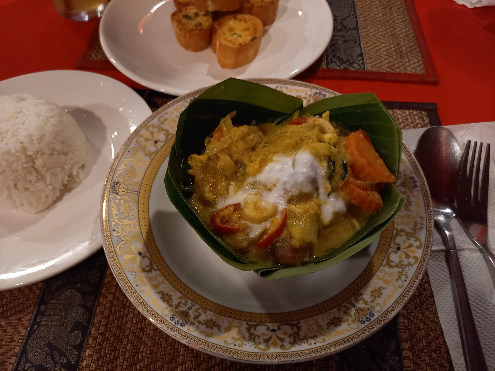 アモック（バナナの葉のカレー）